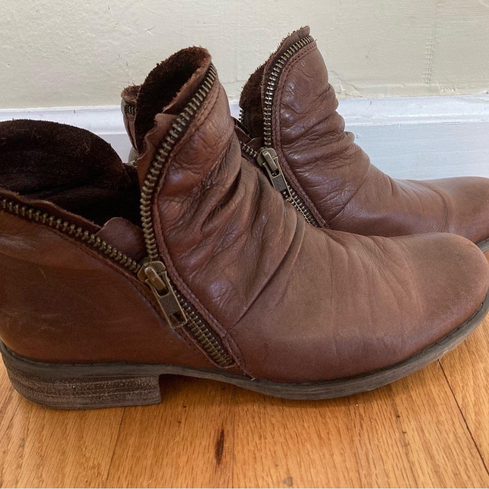 Miss Mooz Brown Leather Ankle Boots with Zipper